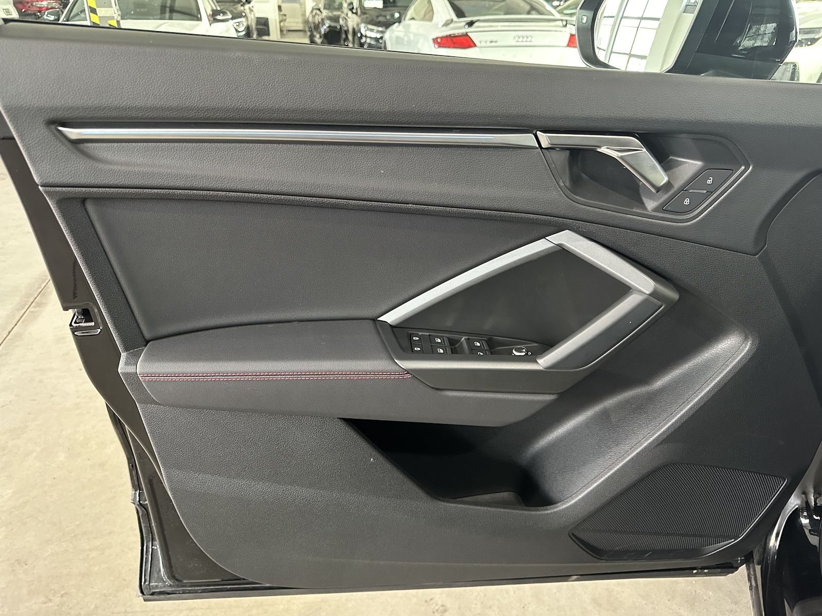 Fahrzeugabbildung Audi Q3 35 TDI quatt S line/Pano/Matrix/´19/RFK/