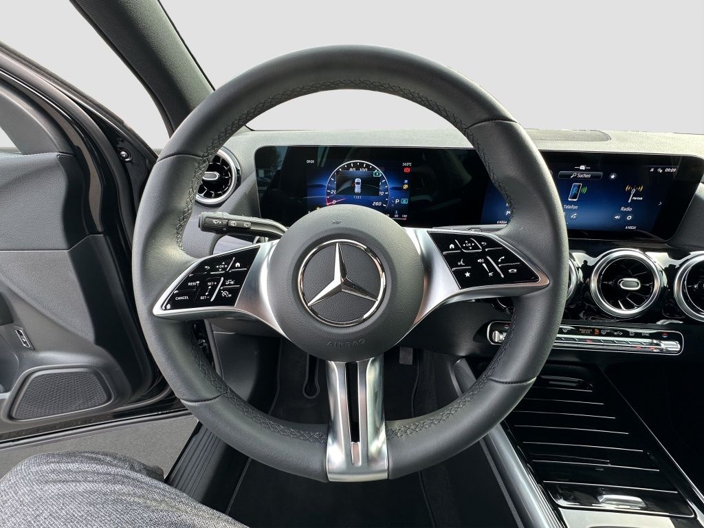 Fahrzeugabbildung Mercedes-Benz GLA 200 d PROGRESSIVE*DISTR*AHK*LED*KAM*SITZH