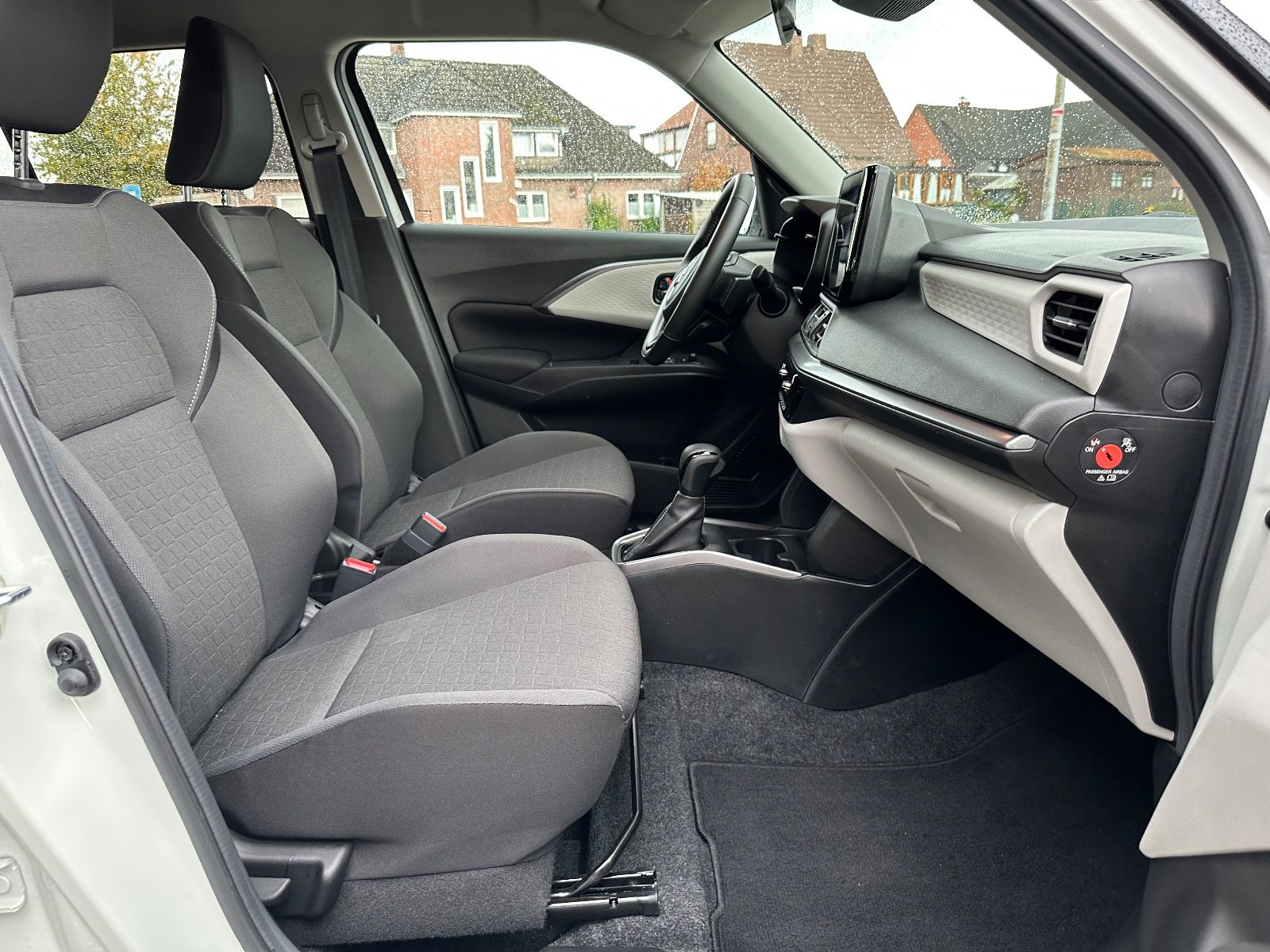 Fahrzeugabbildung Suzuki Swift 1.2 Dualjet Hybrid Comfort+ ACC/Navi/LED