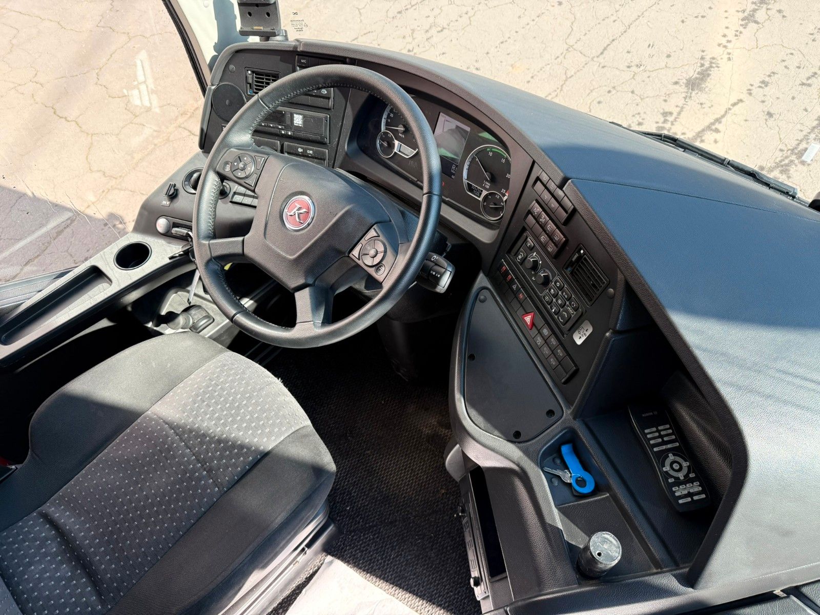 SETRA  2015 - Image 12 of 33