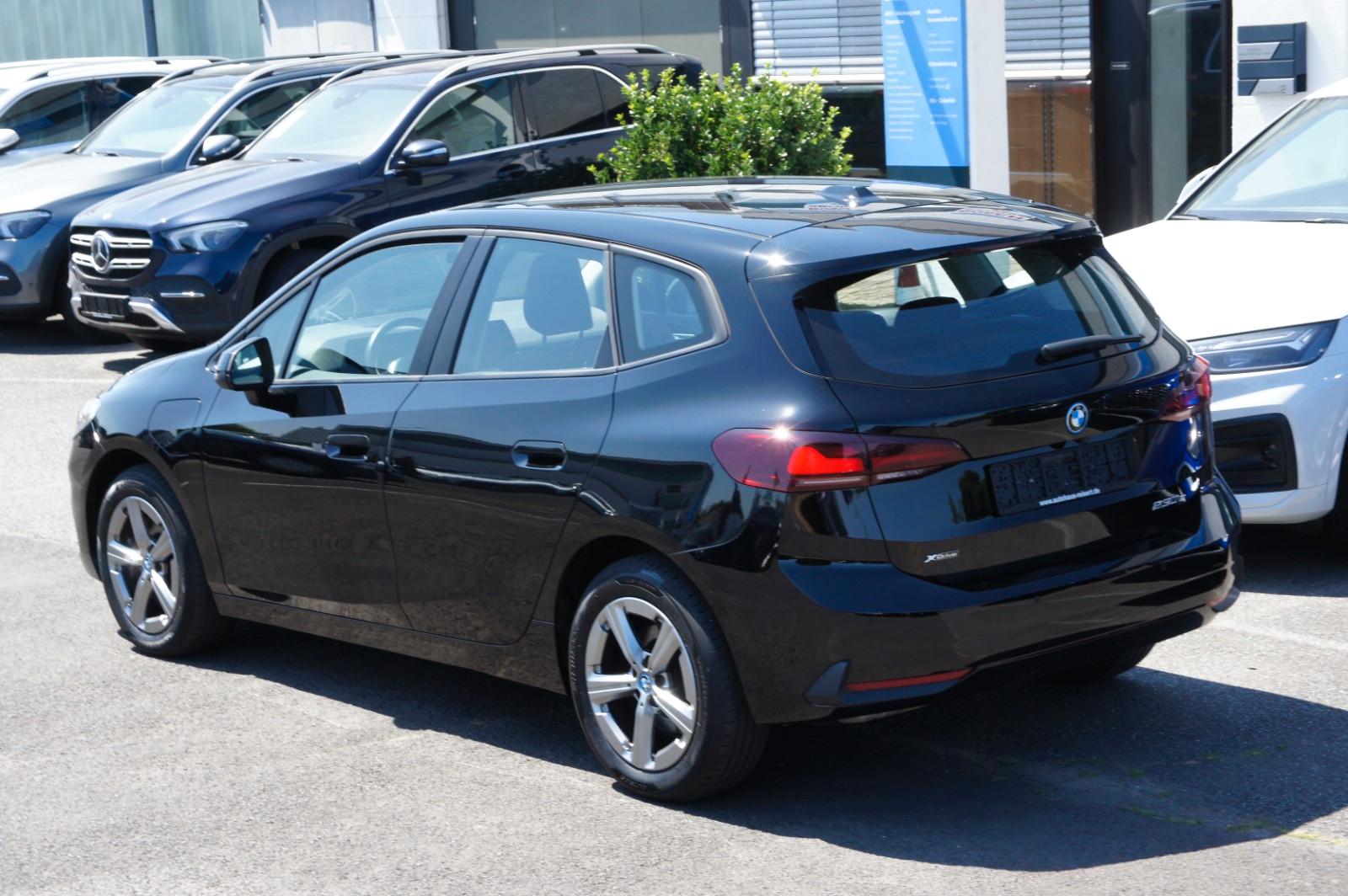 BMW 230e xDrive Active Tourer*NAV*KAM*LIVE*APP*LED