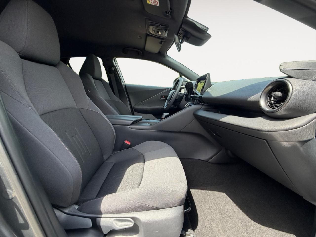 Fahrzeugabbildung Toyota C-HR Hybrid FWD Teamplayer