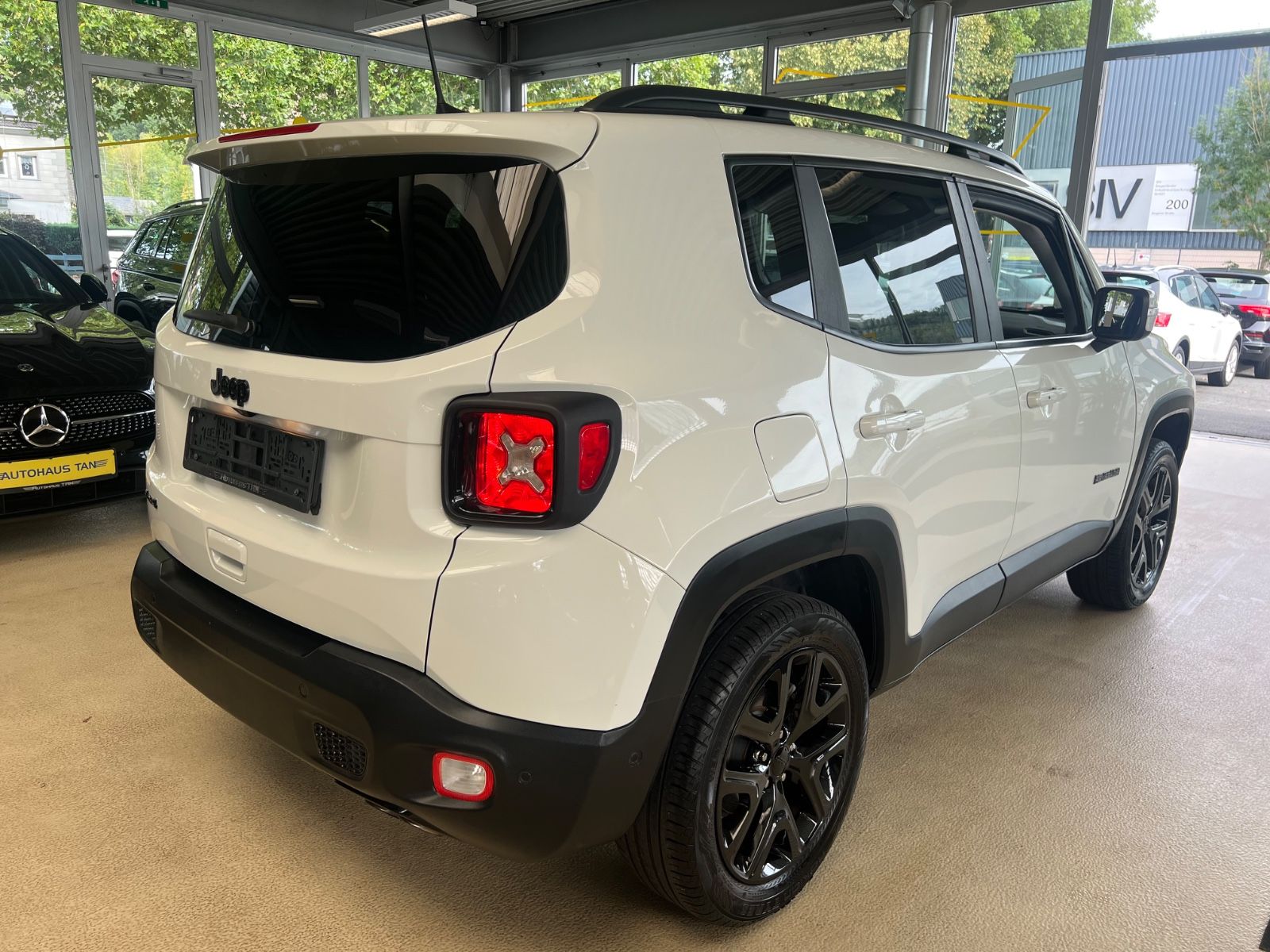 Fahrzeugabbildung Jeep Renegade Limited 4WD * AUTOMATIK *KAMERA*