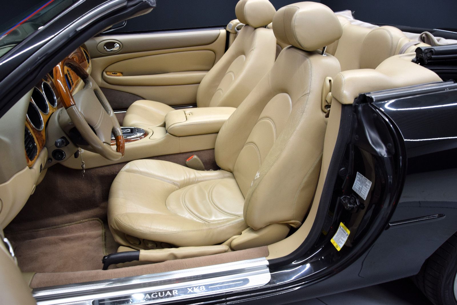 Fahrzeugabbildung Jaguar XKR Convertible Sitzh. Klimaaut. Alpine Tempomat