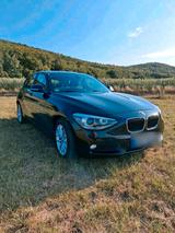 BMW schwarzer 1er BMW 118d - BMW 1er Reihe mit Diesel-Antrieb: Kombi