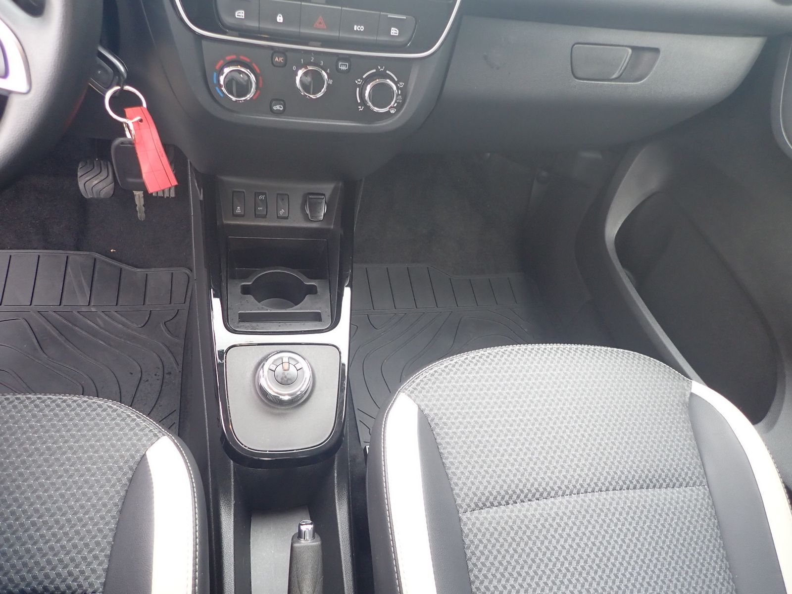 Fahrzeugabbildung Dacia Spring Electric Essential