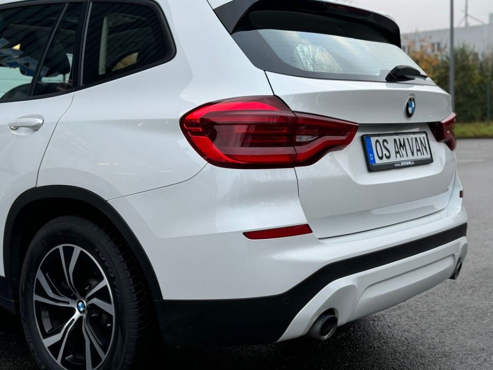 Fahrzeugabbildung BMW X3 xDrive 30 d Advantage PANO AHK Harmann