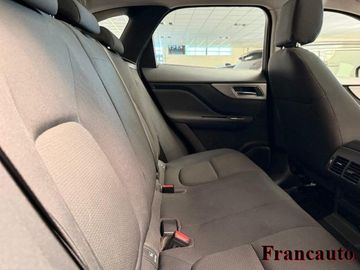 Jaguar F-Pace - 10
