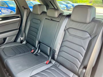 Volkswagen Touareg - 11