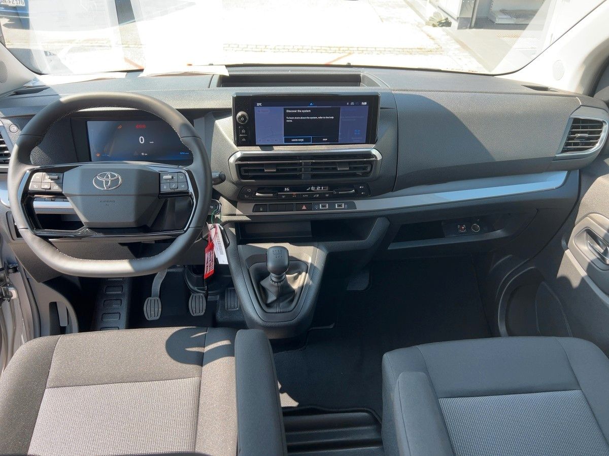 Fahrzeugabbildung Toyota Proace Verso L1 Comfort + Travel Paket M/T