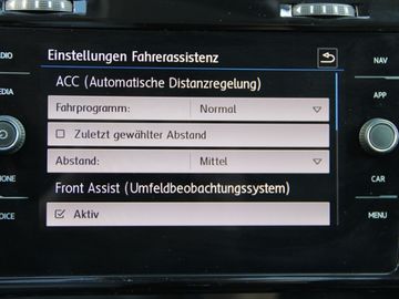 Volkswagen Golf VII 1.5 TSI Highline R line KLIMA LED XENON