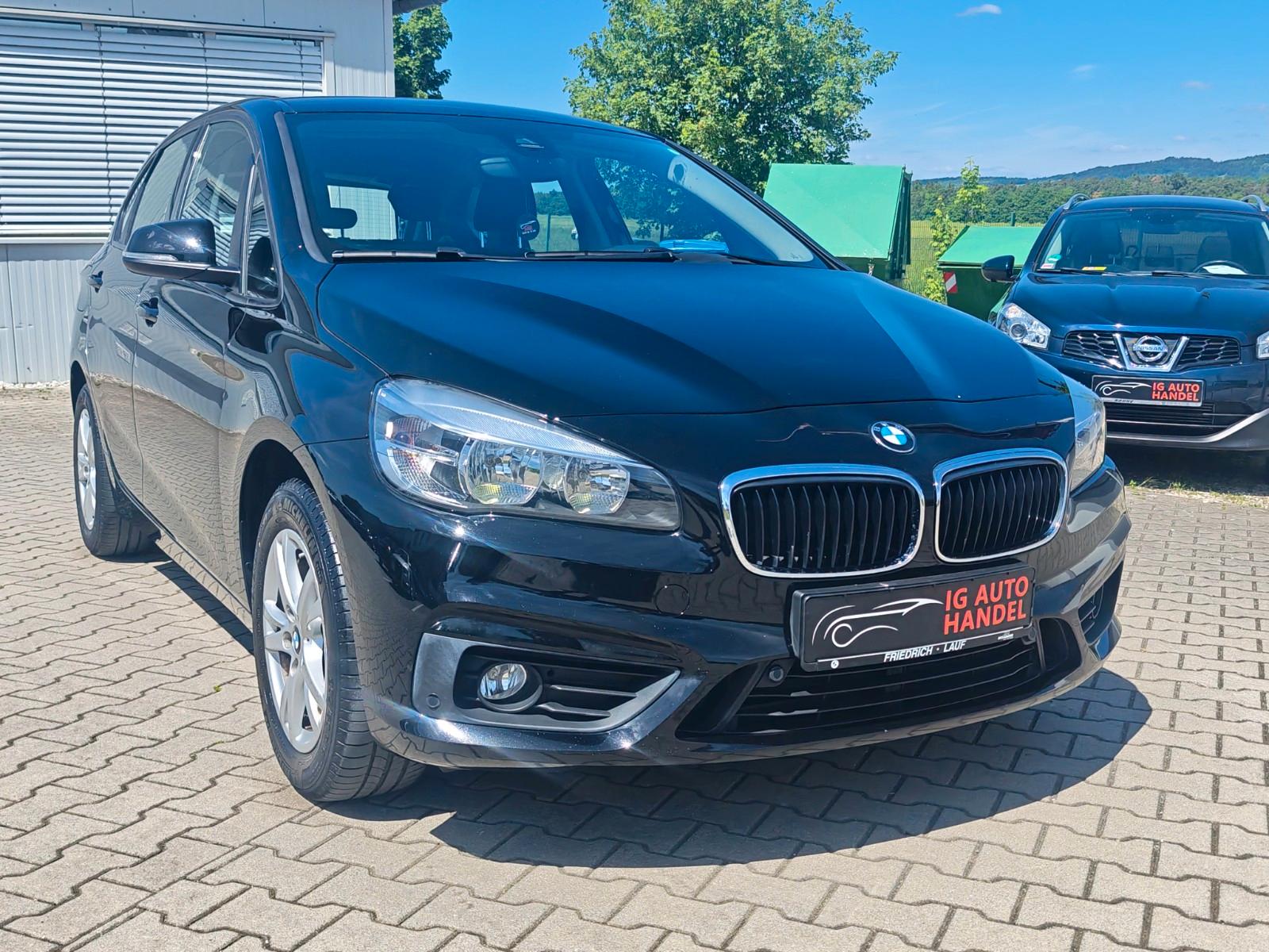 BMW 218 2 Active Tourer Navi 8 Fachbereift Tüv Neu