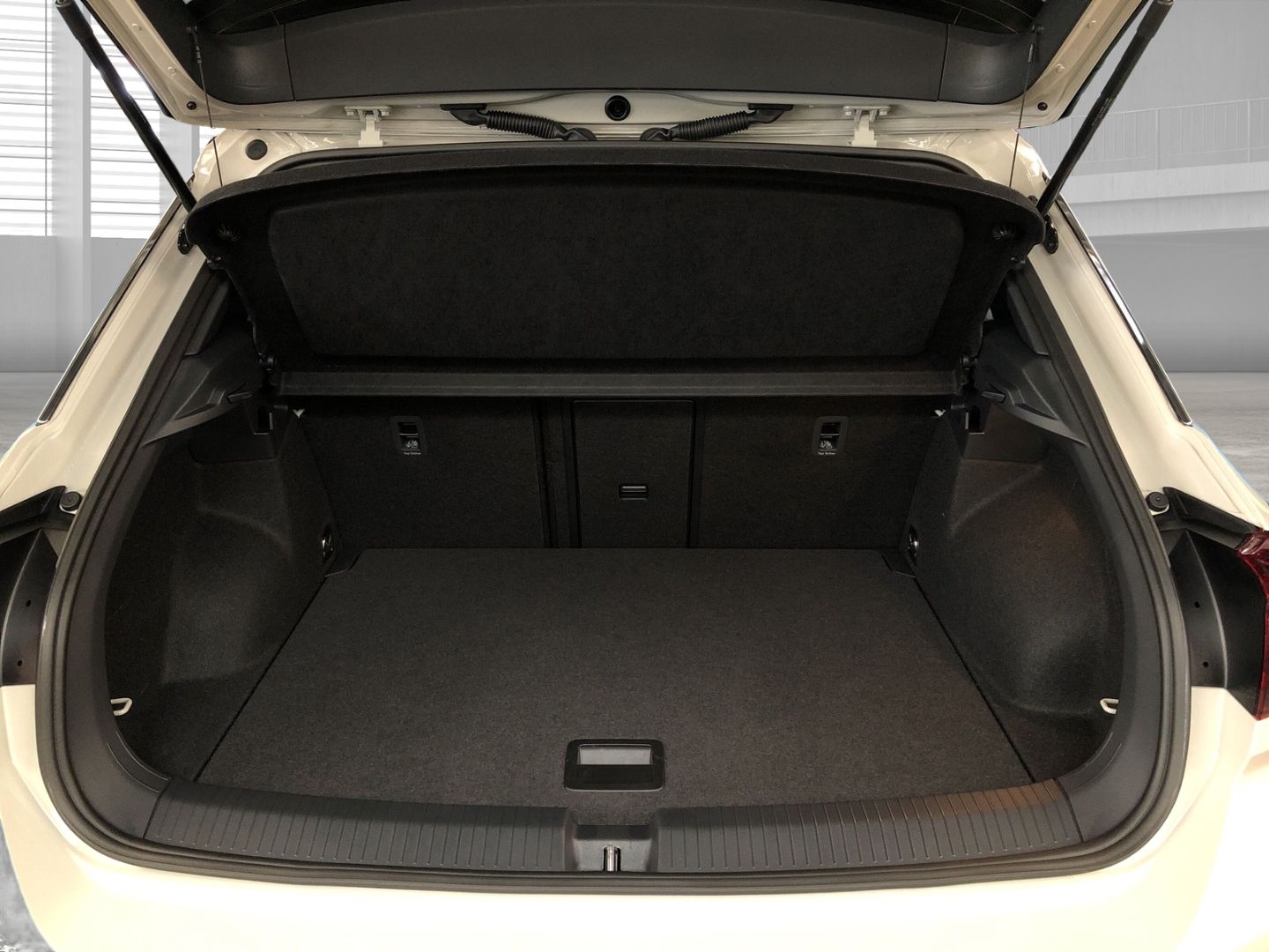 Fahrzeugabbildung Volkswagen T-Roc R-Line 1.0 TSI Sportpaket Navi LED ACC App