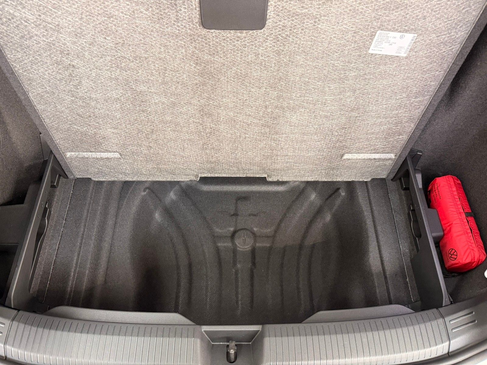 Fahrzeugabbildung Volkswagen Golf VIII Var. Goal 1.5 eTSI DSG +Kamera+Keyless