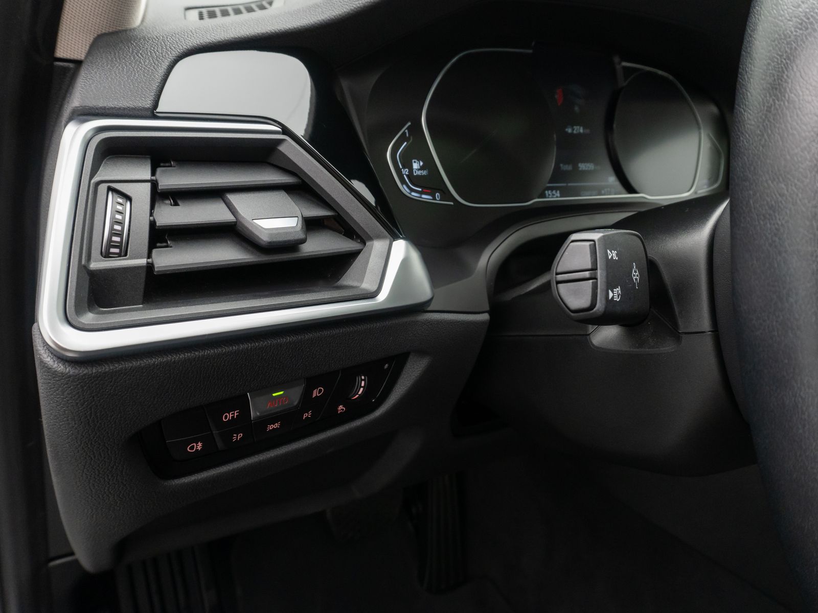 Fahrzeugabbildung BMW 320d DAB Kamera HiFi Memory LED Panorama 18Zoll