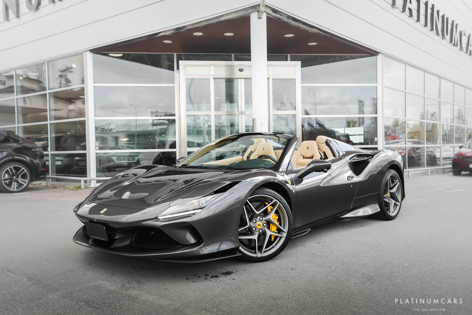 FERRARI F8