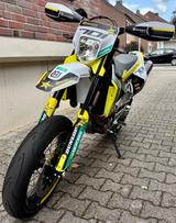 Husqvarna 701 - HUSQVARNA SUPER MOTO