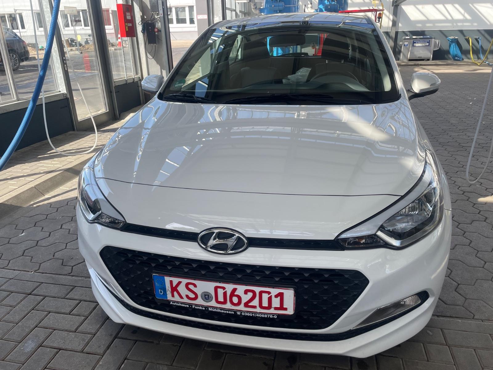 Hyundai i20 1.2 *61000 KM TÜV neu 1 Jahr Garantie*