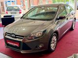 Ford Focus Lim. 1.6 Titanium/ Tüv NEU/2.Hand - Ford Focus aus 2011: Limousine