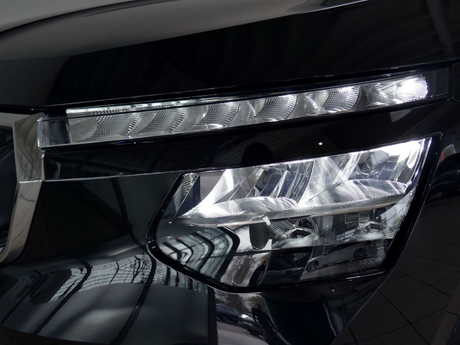 Fahrzeugabbildung SKODA Kamiq Essence 1.0 TSI DSG | LED PDC GRA App
