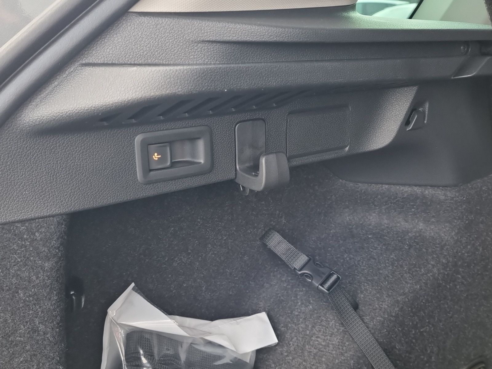 Fahrzeugabbildung SKODA Kamiq Balance 1,0 TSI DSg AHK Garantie +3