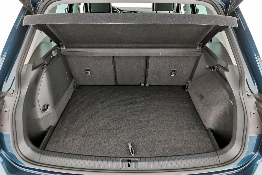 Volkswagen Tiguan Elegance 1.4TSI eHybrid 180kW AHK*PDC*RFK