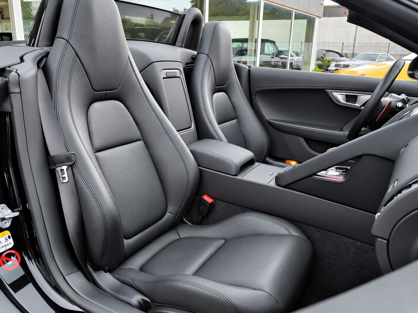 Fahrzeugabbildung Jaguar F-Type Cabrio V8 S/BRD/2.Hd/1A Sammlerzustand