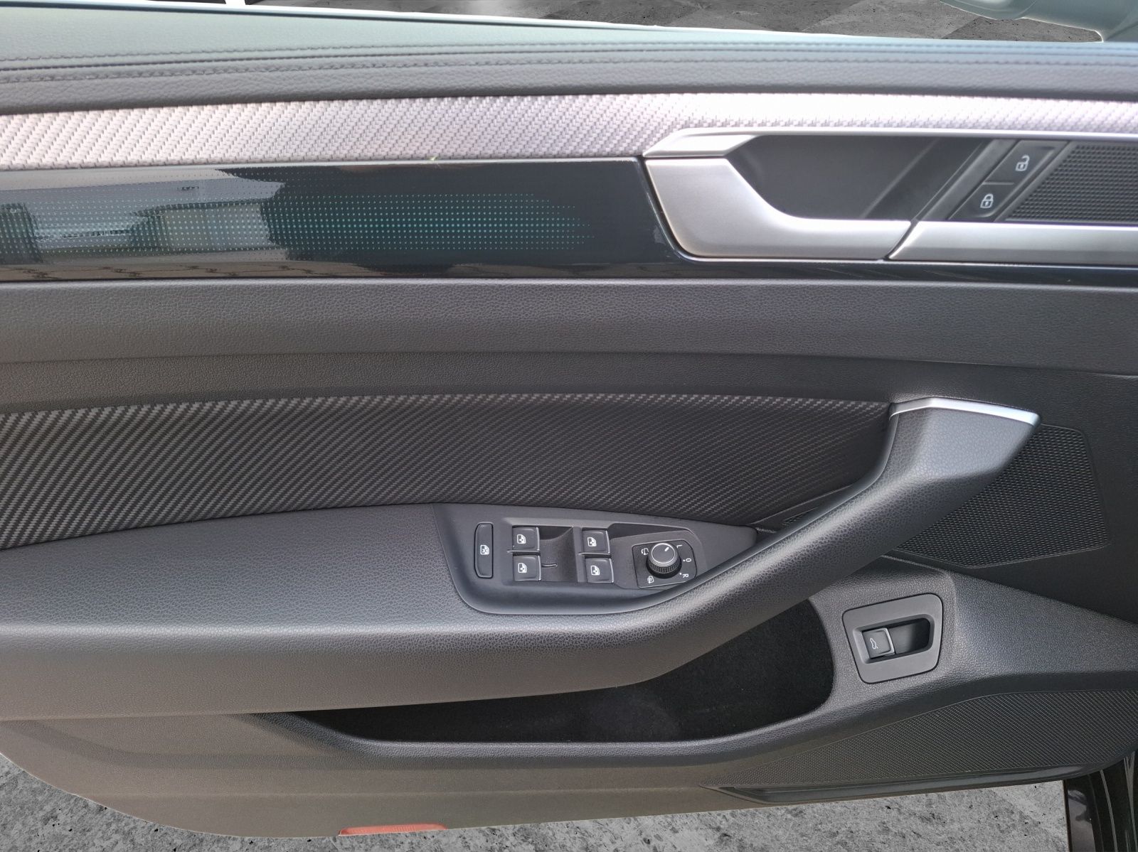 Fahrzeugabbildung Volkswagen Arteon SB R DSG 4M R-Line LED AHK NAVI ACC RFK