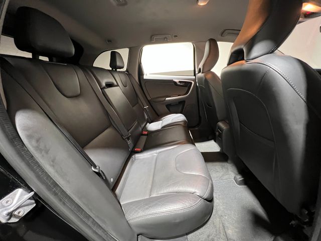 Volvo XC 60 Summum Automatik 2WD,ACC,Navi,Xenon,Alu