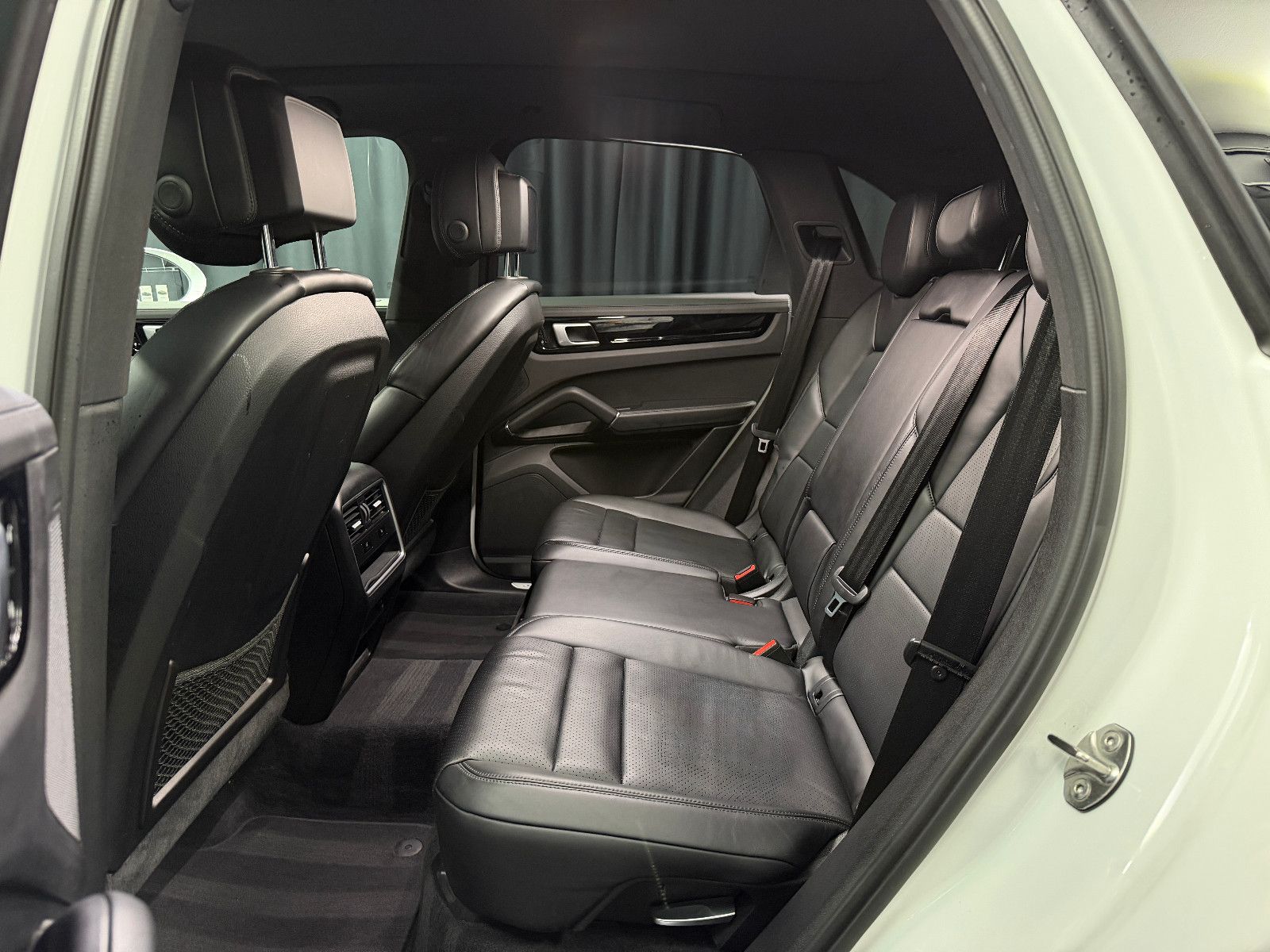 Fahrzeugabbildung Porsche Cayenne E-Hybrid|PANORAMA|SPORT-CHRONO|ACC