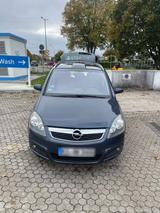 Opel  Opel Zafira B, 1.8 Benzin, Leder, Panora... - Opel Zafira Gebrauchtwagen in Kiel
