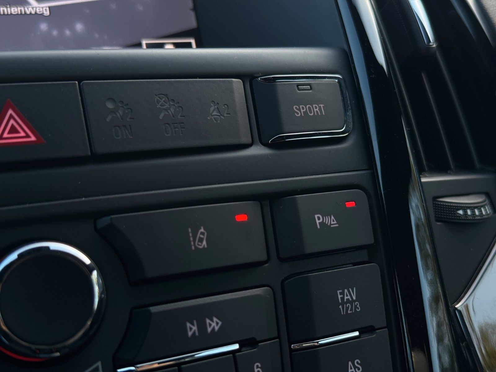 Fahrzeugabbildung Opel Astra J GTC *Infinity*Leder*OPC*Bi-Xen*Bhz.Lenk