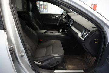 Volvo V60 Cross Country - 12