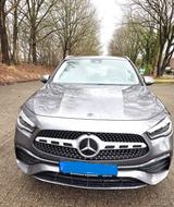 Mercedes-Benz GLA 180 AMG-Line-Sport LED MBUX Garan. AHK 19 Z - Mercedes-Benz GLA 180: Von Privat