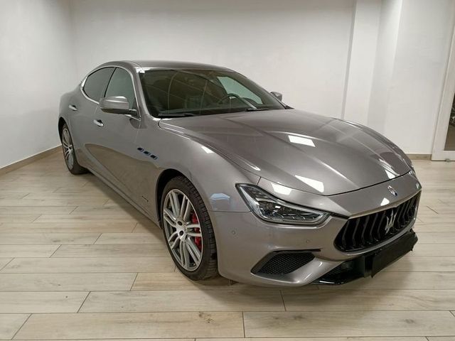 Maserati Ghibli L4 330 CV MHEV Gransport