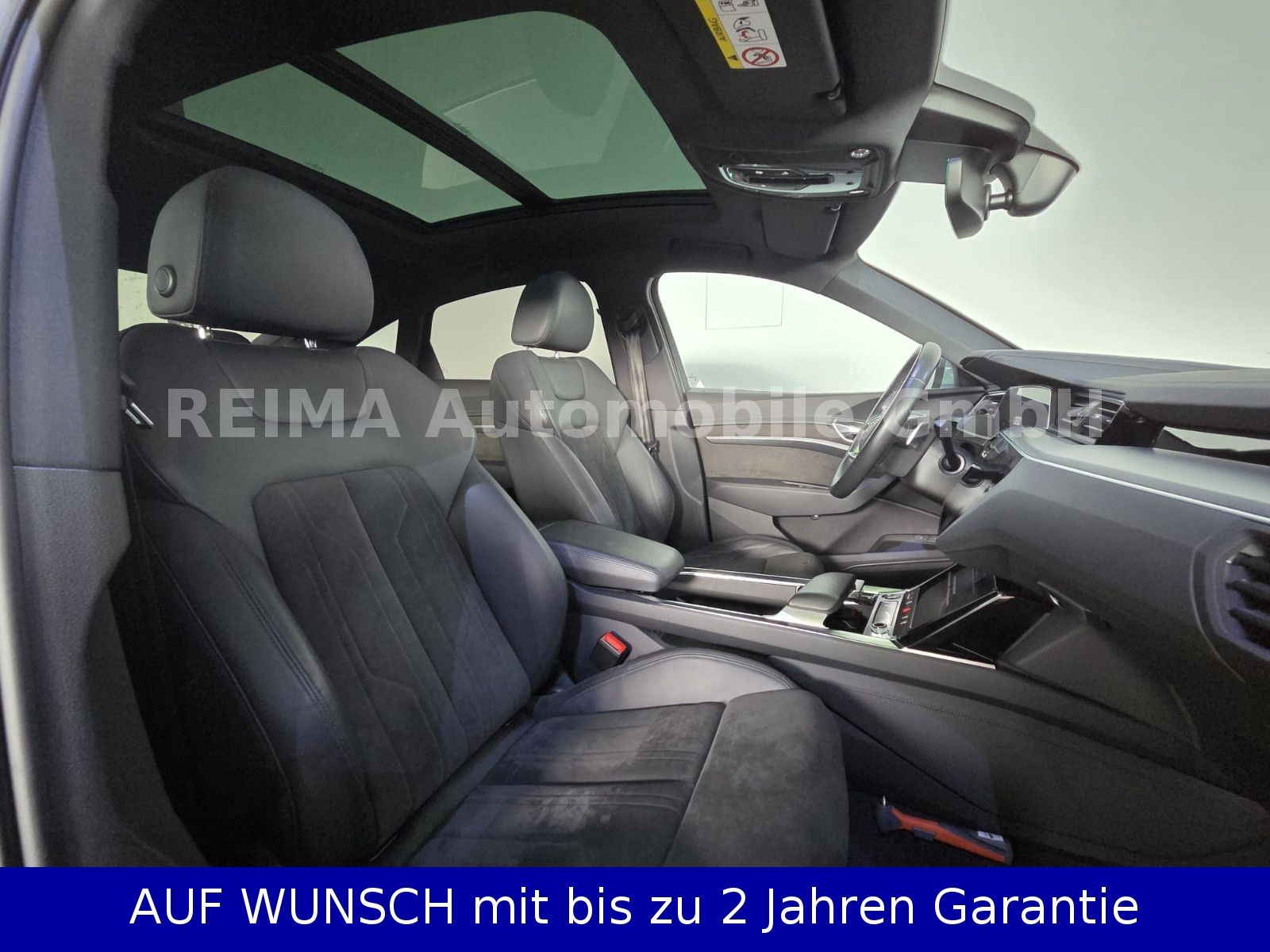 Fahrzeugabbildung Audi e-tron Sportback 55 quattro, Matrix, ACC