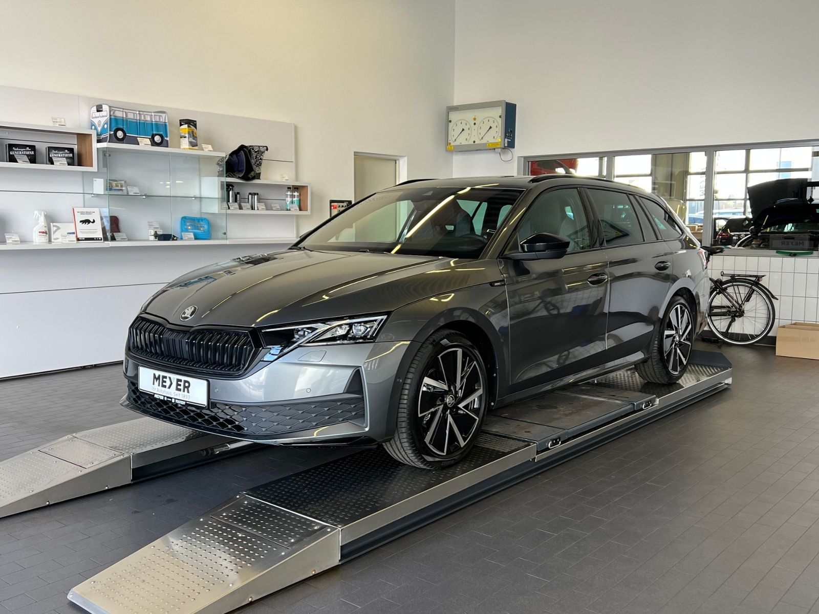 Fahrzeugabbildung SKODA Octavia Combi IV Sportline 2.0 TDI DSG *AHK, LED