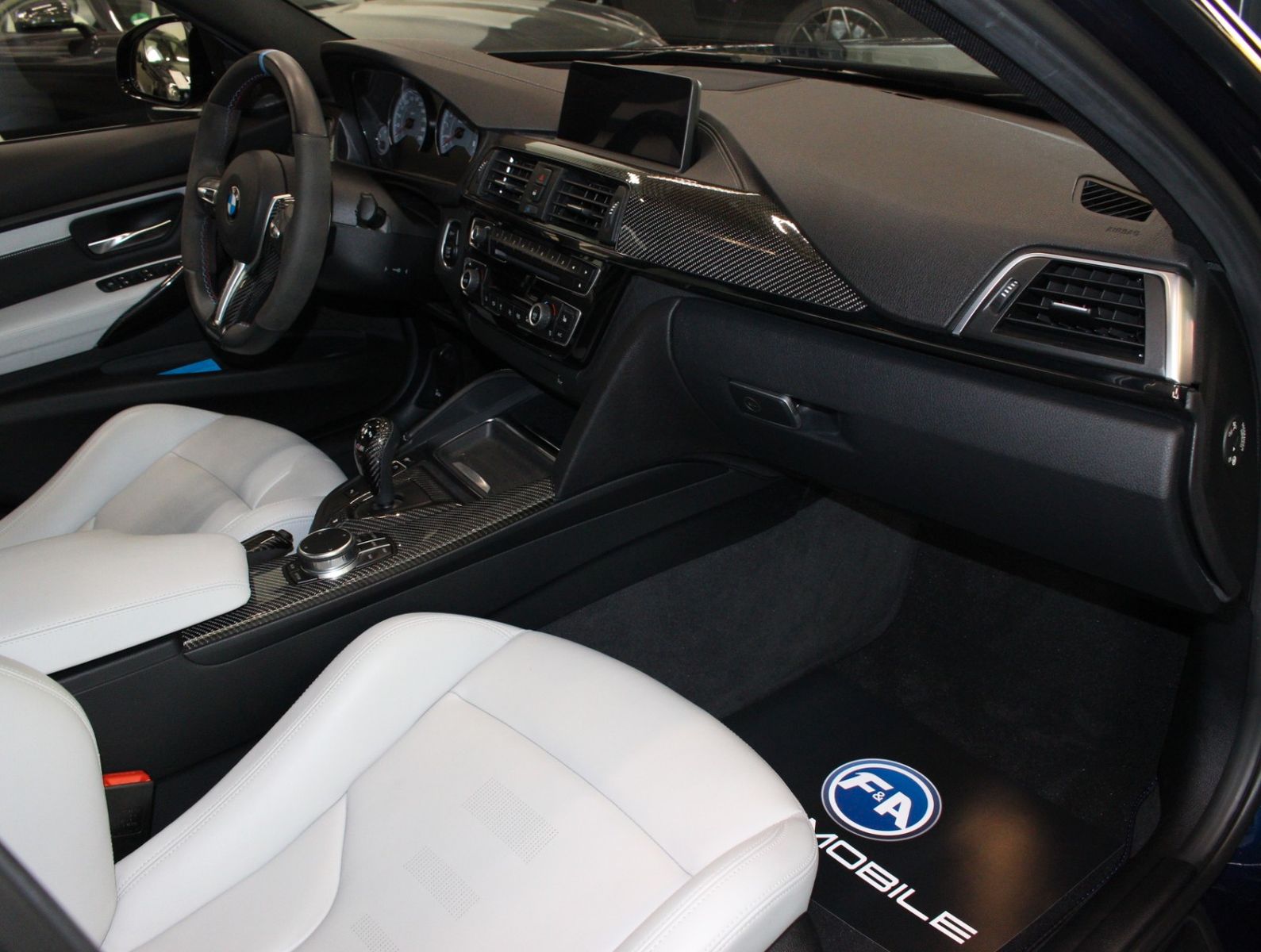 Fahrzeugabbildung BMW M3 LCI Tansanitblau*H&K*HUD*DE*TOP