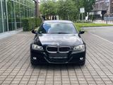 BMW 320 3 Touring 320d NAVI/SHZ/LEDER/PANO/ - BMW 320 aus 2011: Kombi, 320d
