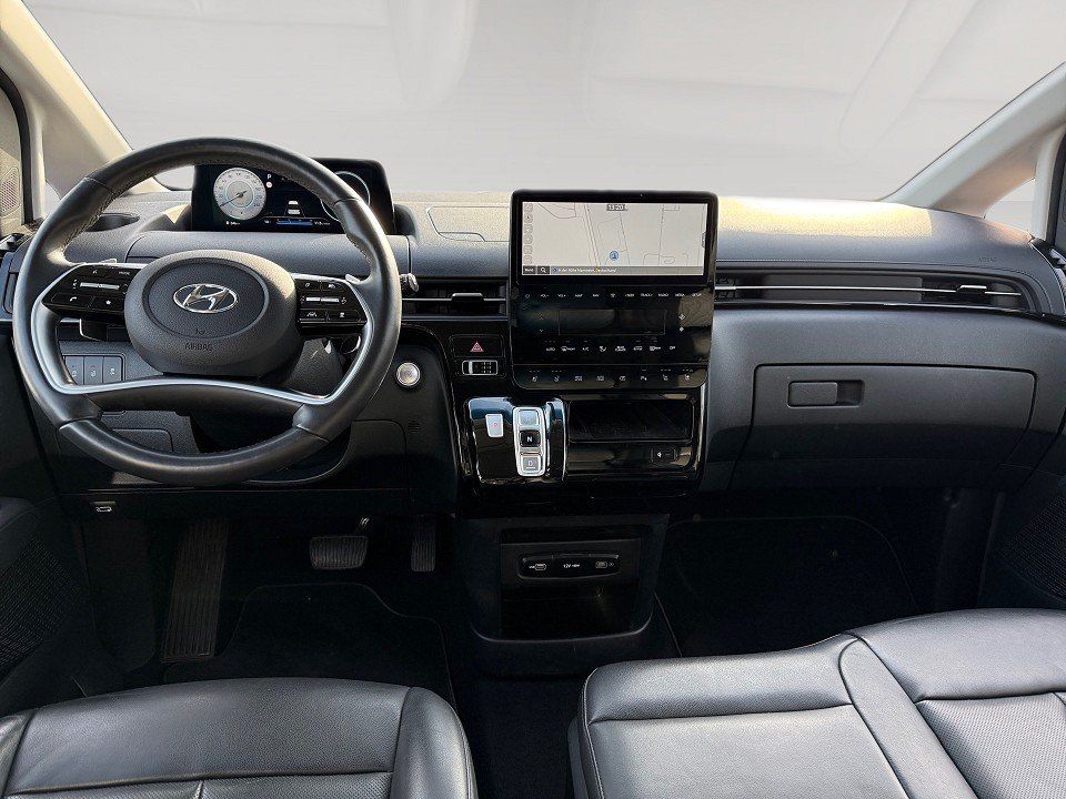 Fahrzeugabbildung Hyundai Staria 2.2 CRDi Prime 4WD (9-Sitzer) Staria 2.2