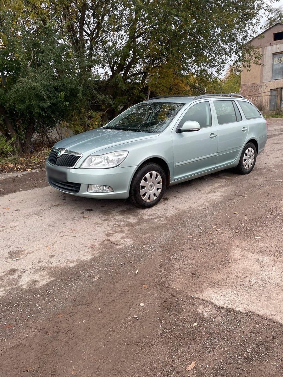 Skoda Octavia 2012 — вигляд ззаду