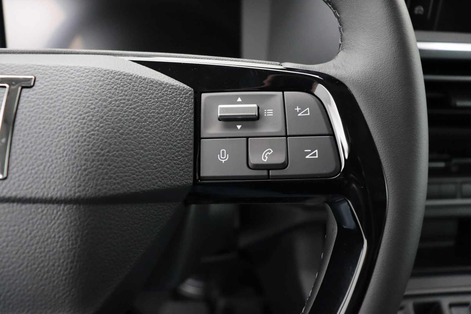 Fahrzeugabbildung Fiat Scudo L3 Multicab XL Diesel 180 AT