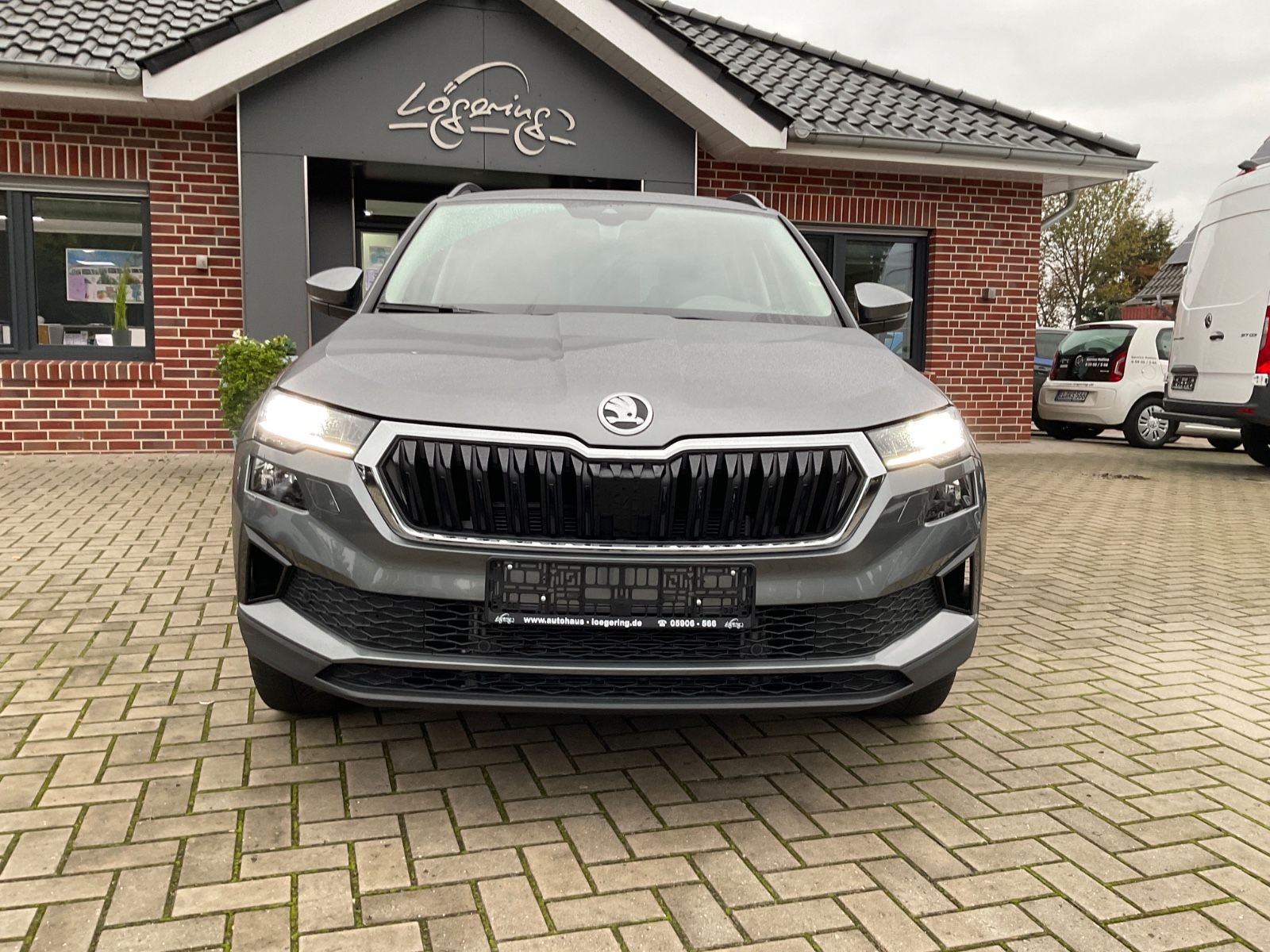 Fahrzeugabbildung SKODA Karoq 1.5l TSI DSG ACC,Kamera,Navi,LED,ACC