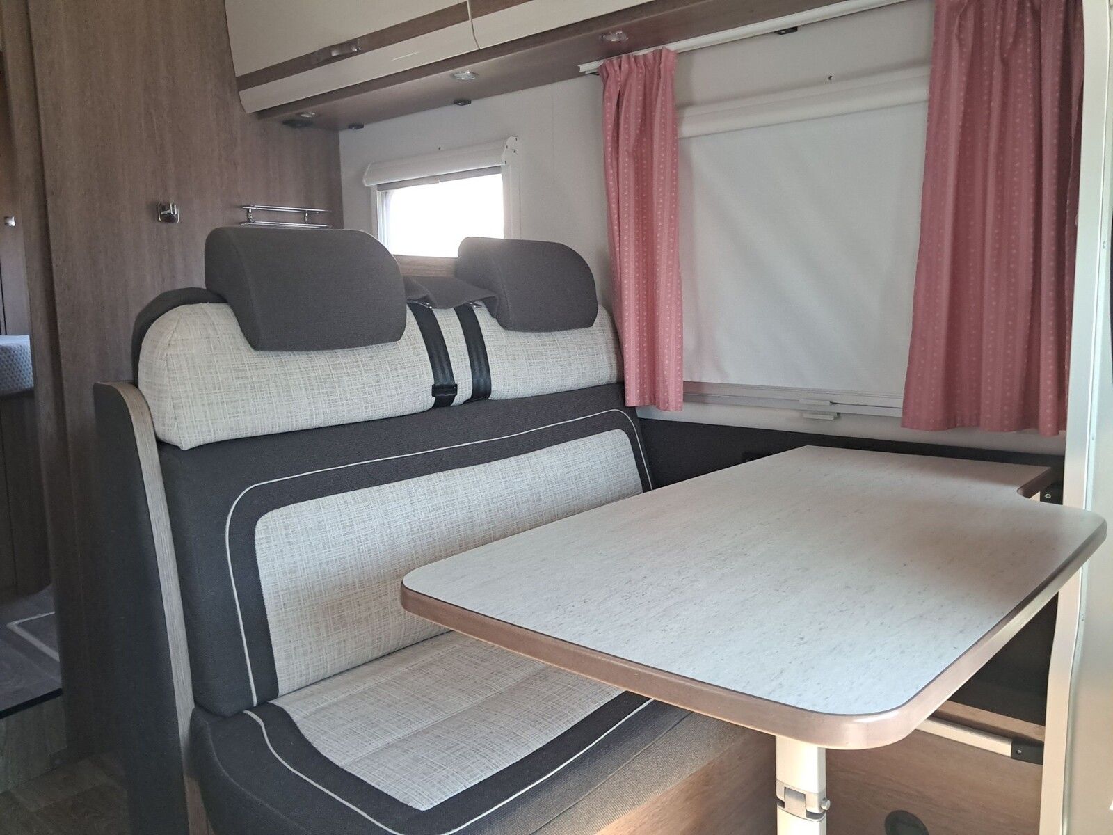 Fahrzeugabbildung Glücksmobil T 6757 Dachklima, Rückfahrkamera, Markise, TV