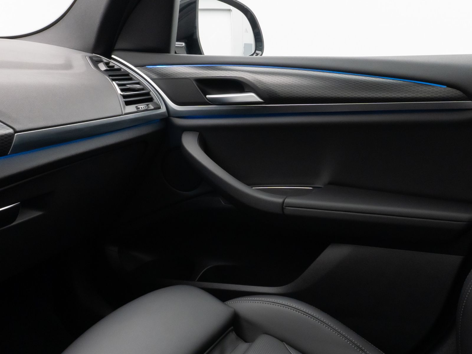 Fahrzeugabbildung BMW X3 xD30e M Sport Panorama Laser 360°HUD Komfort
