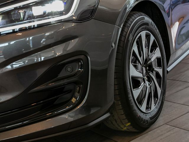 Ford Focus 1.0 Titanium X Intelligent Drive Assist