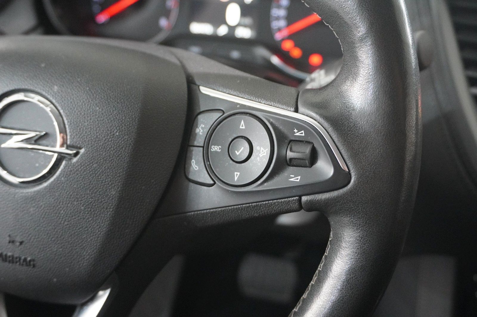 Fahrzeugabbildung Opel Grandland 1.5D ELEGANCE NAVI/LED/KAMERA/SPORT/SH