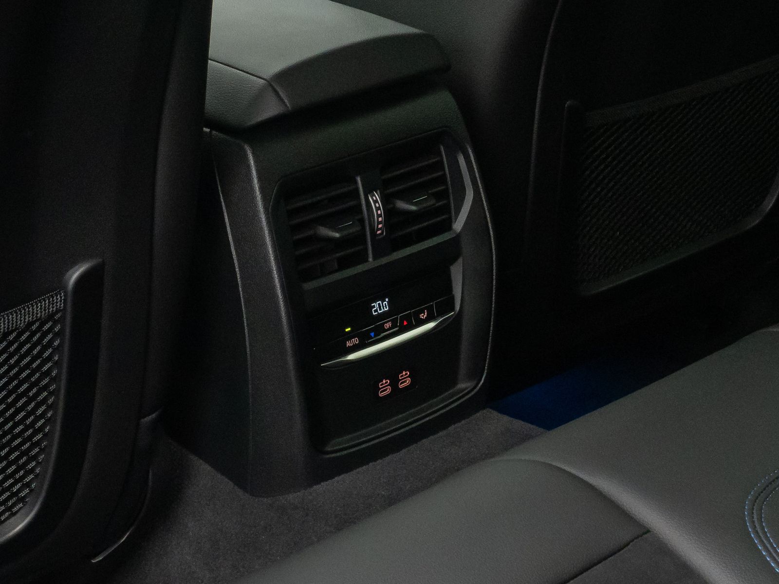 Fahrzeugabbildung BMW 330e xD M Sport DAB Laser 360°Alarm AHK HiFi 19"