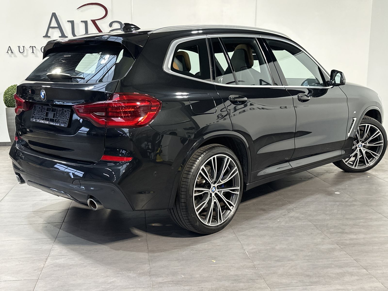 Fahrzeugabbildung BMW X3 xDrive30i M-Sport NAV+LED+PANO+21ZO+KAMERA+PP