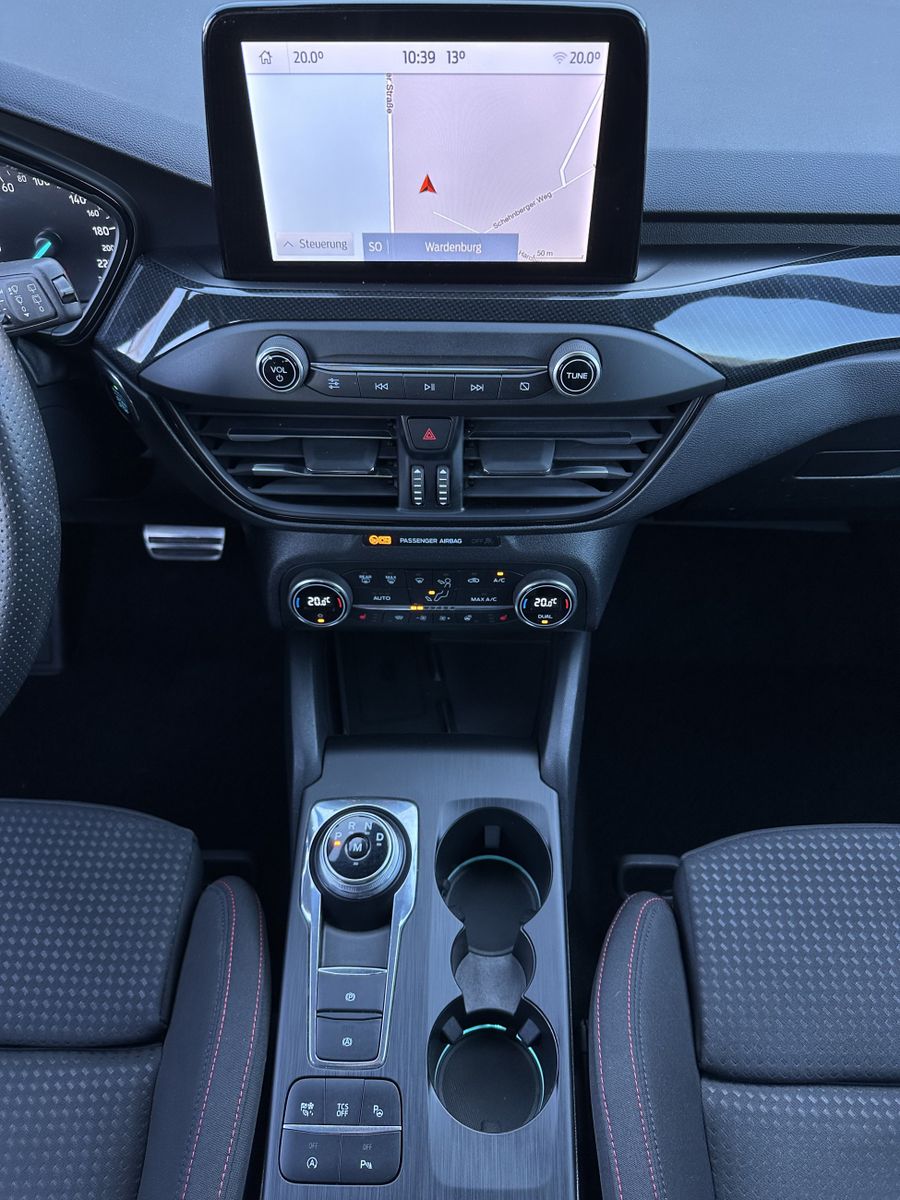 Fahrzeugabbildung Ford Focus 2.0 EB Aut. ST-Line NAV+LED+AHK+ACC+KAMERA